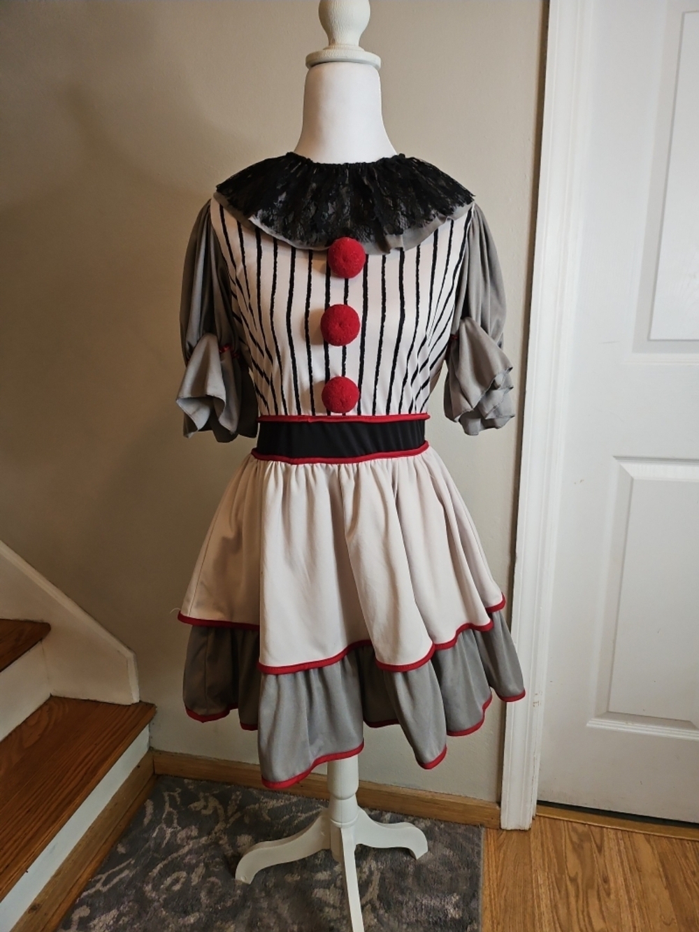 Hot Topic Pennywise It Womens Halloween Costume Size Small